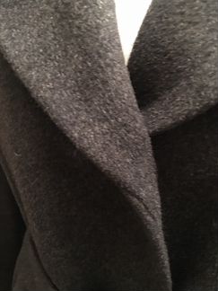 Пальто зимнее с меховым воротником Hoops 46 размер