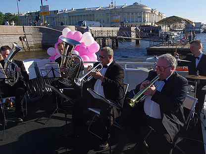 состав камерного симфонического оркестра. концерт си минор для виолончели с оркестром соч 104 дворжак. оркестр предложение. оркестр магазин музыкальных инструментов москва тверской бульвар. камерный оркестр состав инструментов.