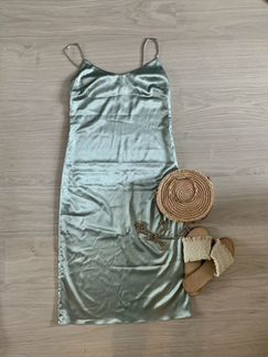 Платье шелковое в бельевом стиле миди новое