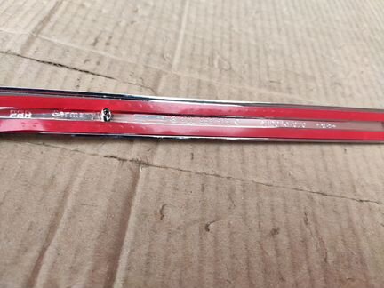 Молдинг Volkswagen Passat B6 двери левый хром новы