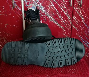 Ботинки кроссовки новые