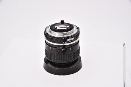 Nikon 28mm f/2 AI