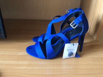 Босоножки Bershka