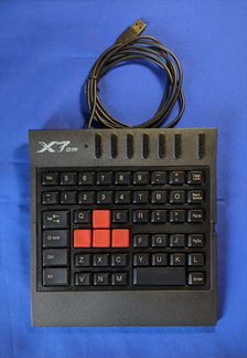 Клавиатура A4Tech X7-G100. 62-ух клавишный кейпад