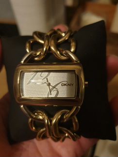 Часы dkny