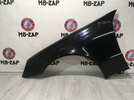 Крыло левое переднее Mercedes W211