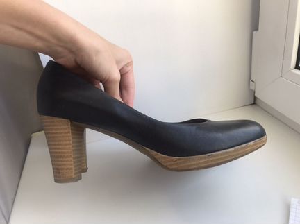 Продам черные туфли