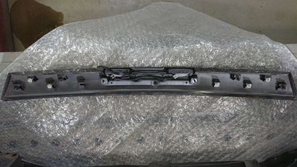 Накладка крышки багажника Subaru Forester SG