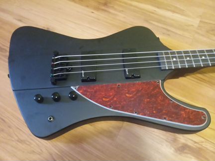 Бас-гитара Harley Benton TB-70 SBK