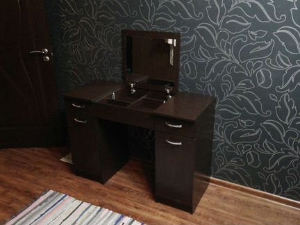 Туалетный столик
