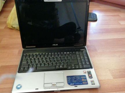 Ноутбук asus +зарядное устройство