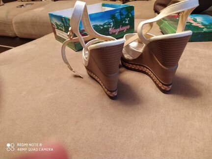 Босоножки женские