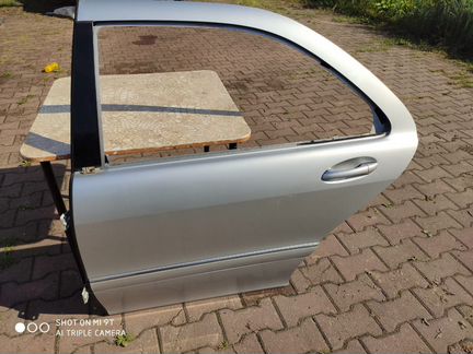 Дверь правая задняя Mercedes-Benz W220