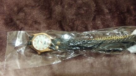 Новые женские часы