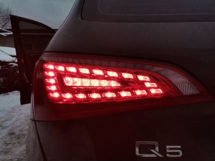 Фонарь левый Audi Q5 до рестайлинг 8R0945093A