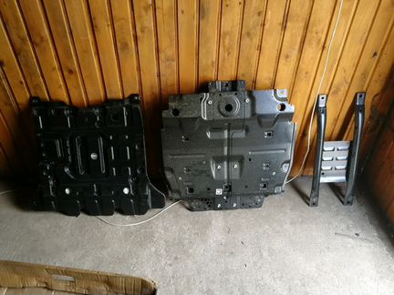 Защита двигателя Toyota Land Cruiser 200