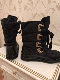 Зимние дутые сапоги dkny