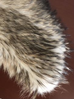 Воротник из меха енота