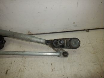 Трапеция стеклоочистителя Рено Sandero 2