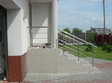 Перила для крыльца из нержавейки