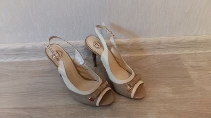 Кожаные босоножки Tervolina